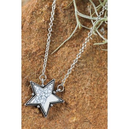 White Star Shape Pendant Chain Necklace