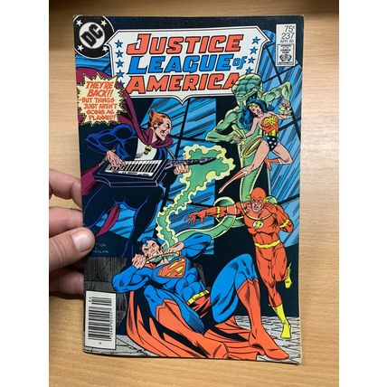 DC COMICS JUSTICE LEAGUE OF AMERICA #237 ApR 1985 (NM) COMIC (LL)