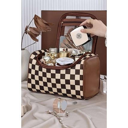 Black Checkered PU Leather Zipper Makeup Bag