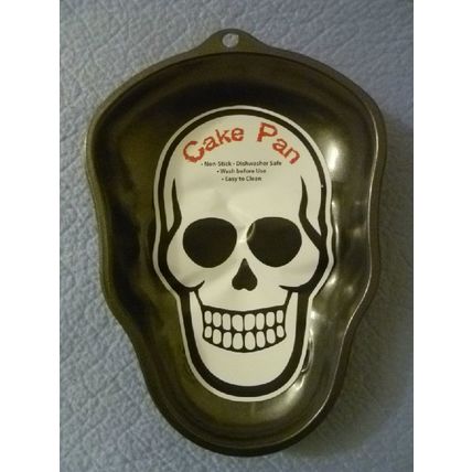 "NEW NONSTICK METAL SKULL PAN HALLOWEEN DIA DE LOS MUERTOS ZOMBIE PARTY"