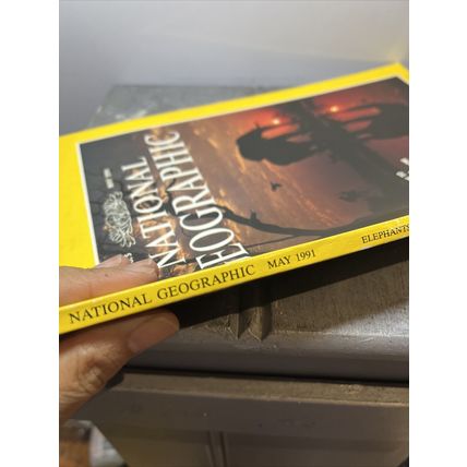 National Geographic Magazine May 1991 Elephants Vintage Collectable