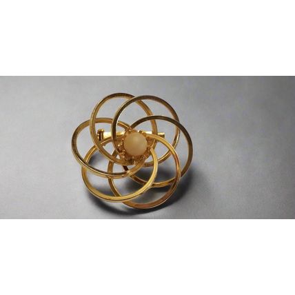 Vintage Gold Tone Interlocking Rings Brooch