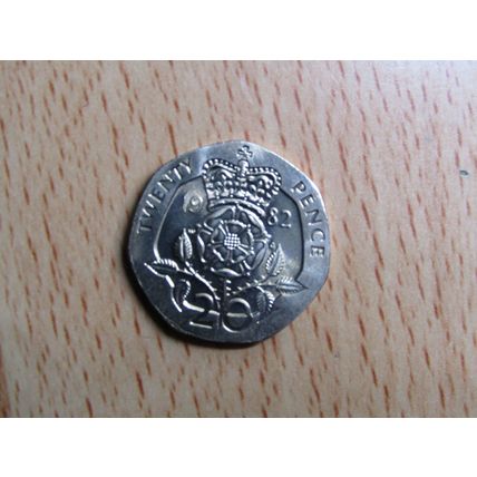 GB 1982 Elizabeth II 20p Coin High Grade AU