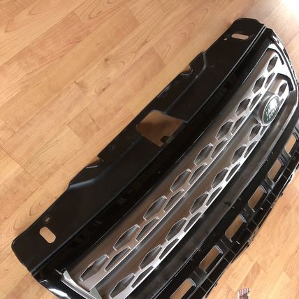 Land Rover LR2 2011-2012 OEM Front Grille Grill