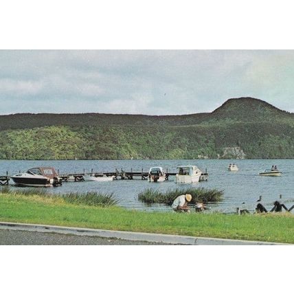 Motuoapa Fishing Speedboats 1980s New Zealand Postcard