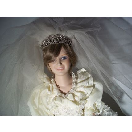 Danbury Mint Princess Diana 21" Porcelain Royalty Wedding Gown Doll