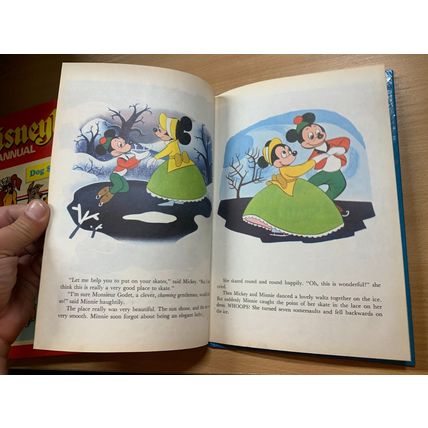 1969 WALT DISNEY "MICKEY & MINNIE AT SAINT MORITZ" UK HARDBACK BOOK (LL) ref:BRA