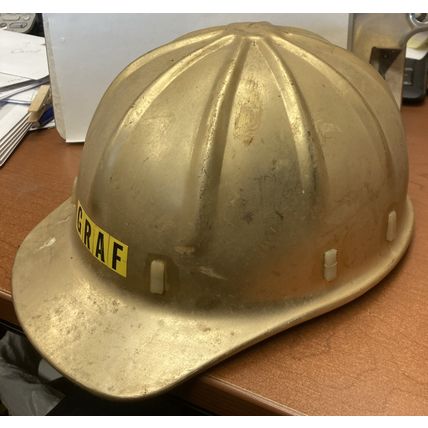 VINTAGE OIL COMPANY GOLD ALUMINUM METAL HARD HAT HELMET 1959 ASA 22.1