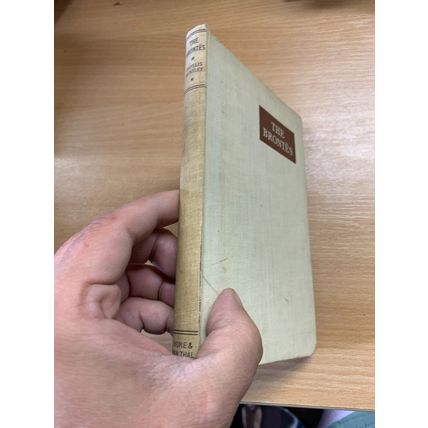 1947 1ST ED "THE BRONTES" PHYLLIS BENTLEY BIOGRAPHY SMALL HARDBACK BOOK (P2)