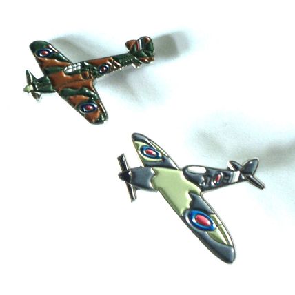 New WW2 WWII RAF Spitfire & Hurricane Military Aircraft Metal Enamel Badges Pair