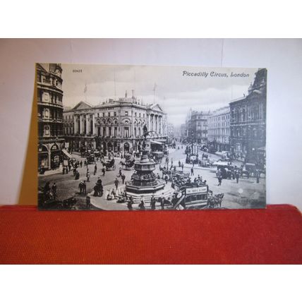 PICCADILLY CIRCUS, London. unused vintage postcard by valentine #