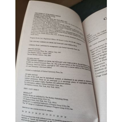 Oxford Desk Dictionary and Thesaurus by Oxford University (2001, Paperback)