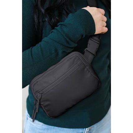 Black Wide Belt Zipped Square Crossbody Bag