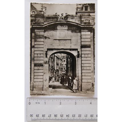 old postcard Saint Malo, Porte et Rue de Dinan