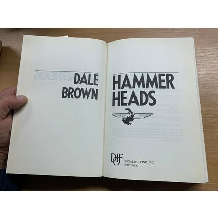 1990 1ST EDITION DALE BROWN "HAMMER HEADS" WAR FICTION USA HARDBACK BOOK (P5)