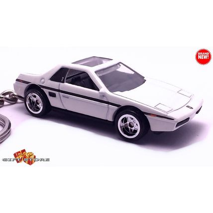 VERY RARE KEYCHAIN 84/88 WHITE PONTIAC FIERO 2M4 CUSTOM
