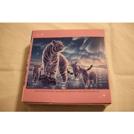 BEYOND THE AURORA 750 PIECE PUZZLE SEALED GLITTER SHIMMER WHITE TIGERS