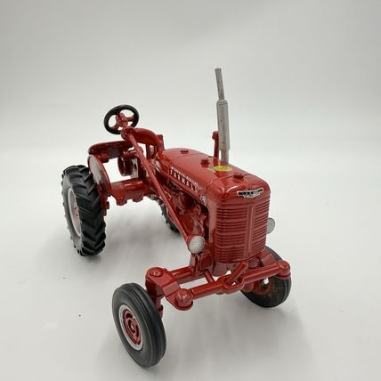 Ertl Diecast Farmall B Red Agricultural Tractor Model Toys Vehicles 1:16 Scale