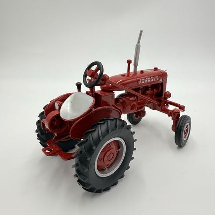 Ertl Diecast Farmall B Red Agricultural Tractor Model Toys Vehicles 1:16 Scale