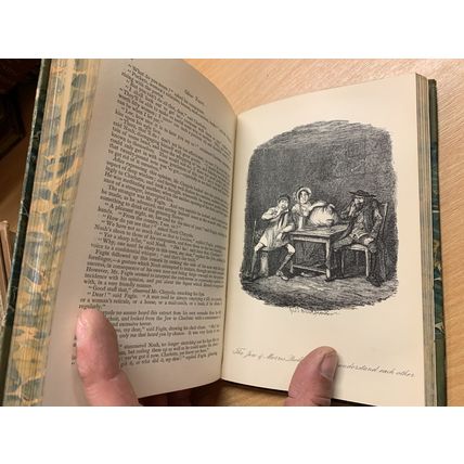 1892 CHARLES DICKENS "OLIVER TWIST" ILLUSTRATED FICTION ANTIQUE BOOK (P4)