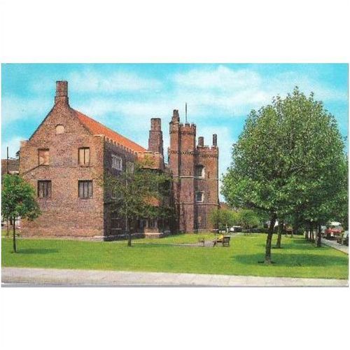 Gainsborough, Lincolnshire - Old Hall - postcard 1970s