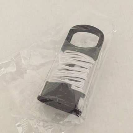 New Topps Audio Ear Buds in Clip on Holder