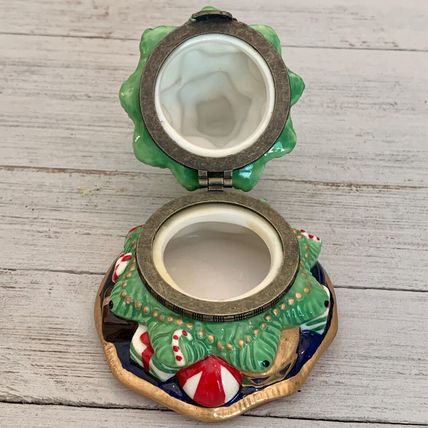 Porcelain Hinged Christmas Tree Trinket Box W Gold Star Green & Red Lidded 4.75"