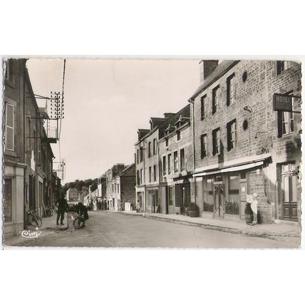 53 - Gorron - RUE DE BRETAGNE