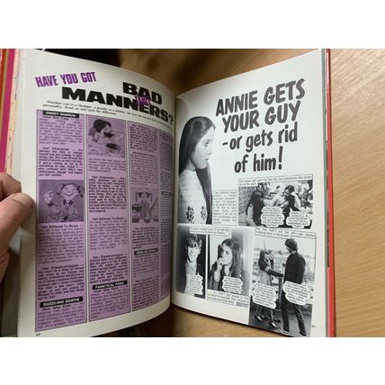 "JACKIE ANNUAL 1983" ILLUSTRATED VINTAGE ANNUAL HARDBACK BOOK (P4)