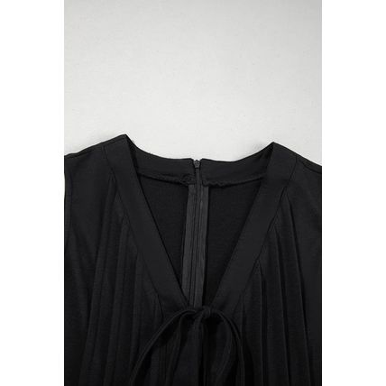 Black white Tie V Neck Pintuck Sleeveless Loose Romper