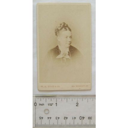 Carte-de-visite W. H. Tuck & Co, London - lady