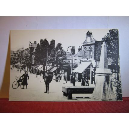 HIGH STREET, HORNSEY, LONDON c.1915 used repro postcard dated 1989 #