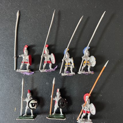 25mm Hinchliffe Ancients SPARTAN HOPLITES 7 Metal figures with Dory spears Boxed