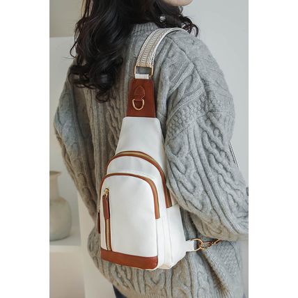 White Vintage PU Leather Zipped Crossbody Bag