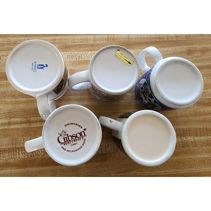 Lot of 5 Christmas Coffee Mugs Gingerbread Santa Claus Ornament Village Horn