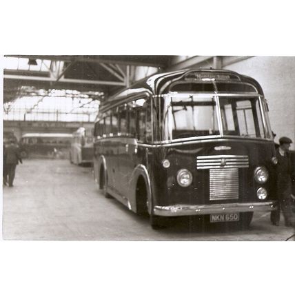 Black & White Photograph of Maidstone & District Motor Services Ltd. - NKN 650
