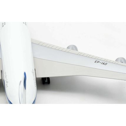 INFLIGHT 200 IF747SPIR0720 1/200 IRAN AIR B747SP REG: EP-IAD WITH STAND - SALE