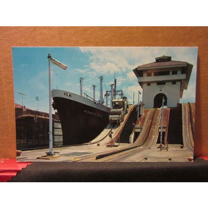 GATUN LOCKS, PANAMA CANAL, PANAMA unused postcard =