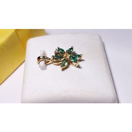 Estate .46ctw Natural Marq Emerald / Rd Diamond 14Kt Y/Gold Flower Pendant#22527