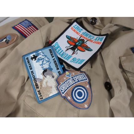 Lot of 2 BOY SCOUTS of America Short Sleeve Shirts 595 & 84092 + Many Patches
