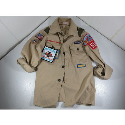 Lot of 2 BOY SCOUTS of America Short Sleeve Shirts 595 & 84092 + Many Patches