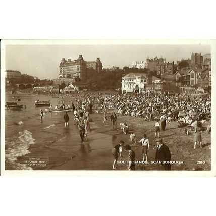 Yorkshire SCARBOROUGH South Sands Postcard (Queen Series 2050)
