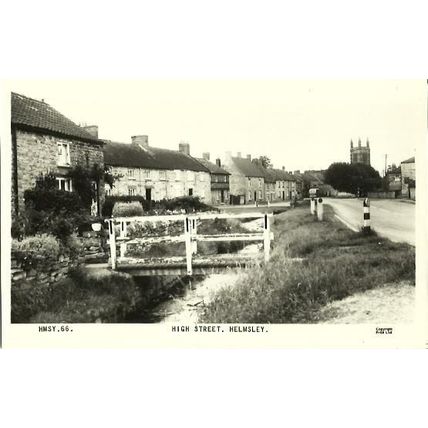 Yorkshire HELMSLEY High Street Postcard (Frith HMSY.66)