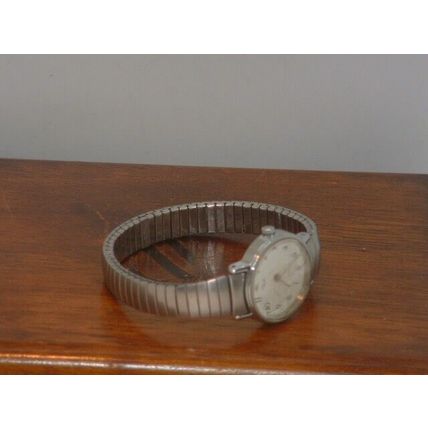 Pre-Owned Women’s Vintage Timex Stretch Band Analog Watch