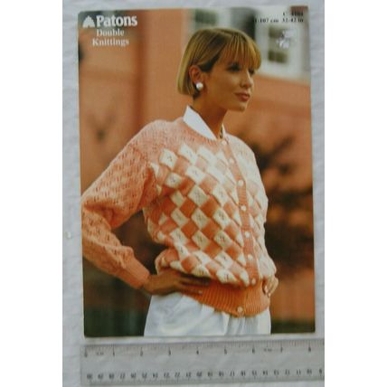 1989 Patons 4104 cardigan, DK, 32-42 inch, 81-107 cm