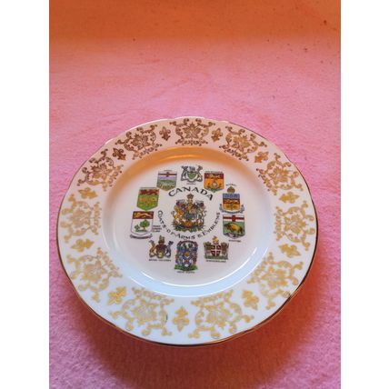 Collectible Plate, Coats of Arms & Emblems of Canada, Bone China with Gold Trim