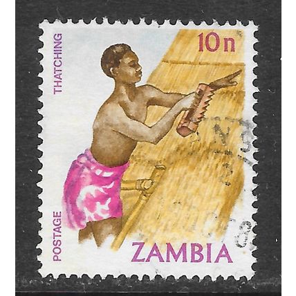 ZAMBIA 1982 VILLAGE LIFE THATCHING STRAW CRAFT ROOFING USED