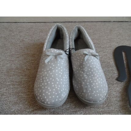 TU Grey Spotted Ladies Slippers Size 5 Brand New