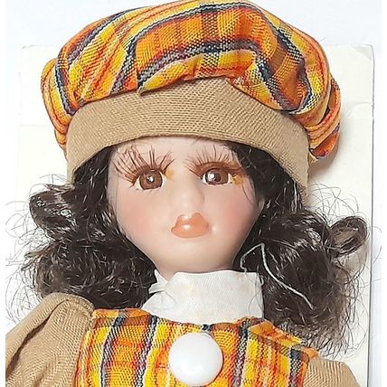 PORCELAIN DOLL - ORIGINAL BOX - BONNIE in ORANGE TARTAN and HAT 16 cm VERY GOOD