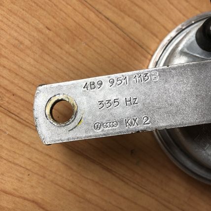 Audi 4B9-951-113-B Anti-Theft Alarm Siren Klaxon KW9 A6 S6 OEM